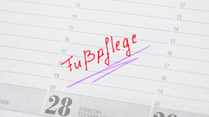 Sorgfältige Fuss– und Nagelpflege