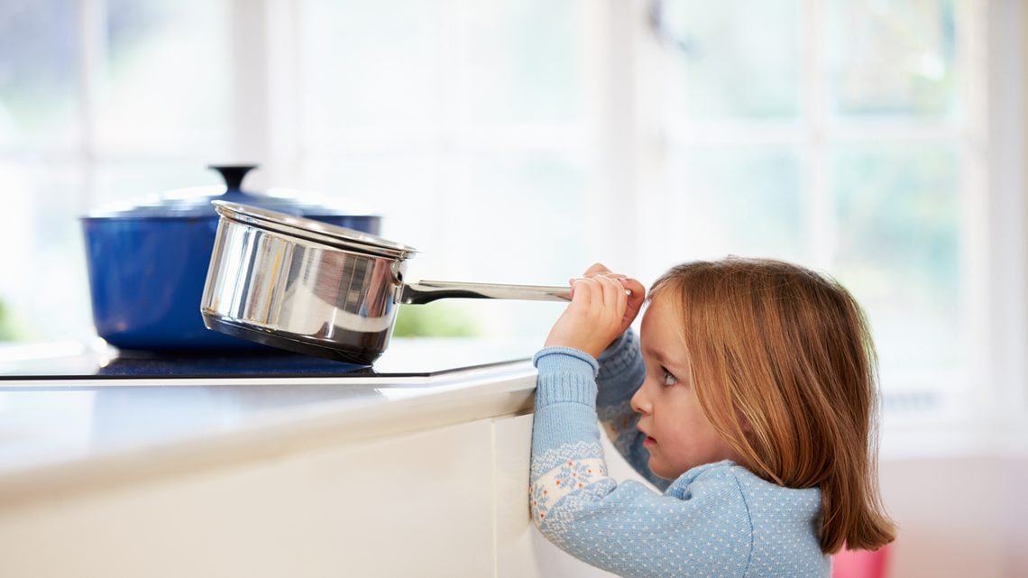 Verbrennungen bei Kindern vorbeugen